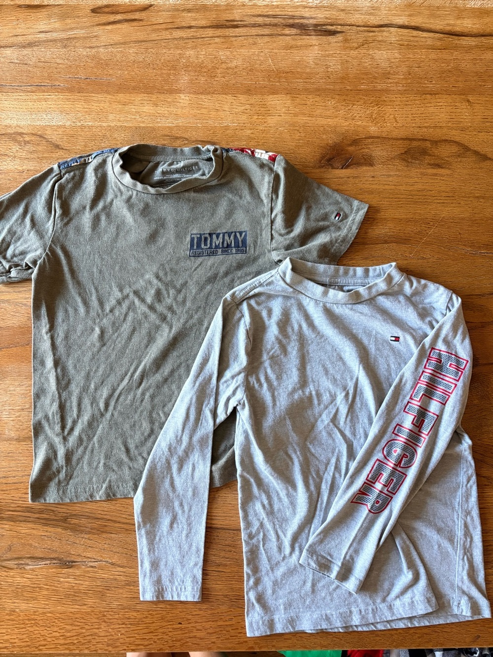 Tommy Hilfiger Kids Long Sleeve Logo Tee & Olive Short Sleeve Set size 7